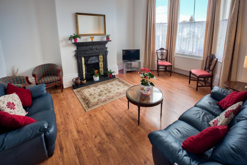 Lyndhurst House 4* Сэнддаун