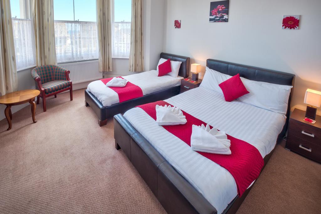 Lyndhurst House Гостевой дом 4*